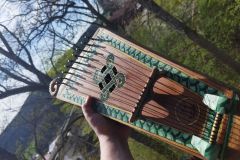 Das komplette Instrument von vorne